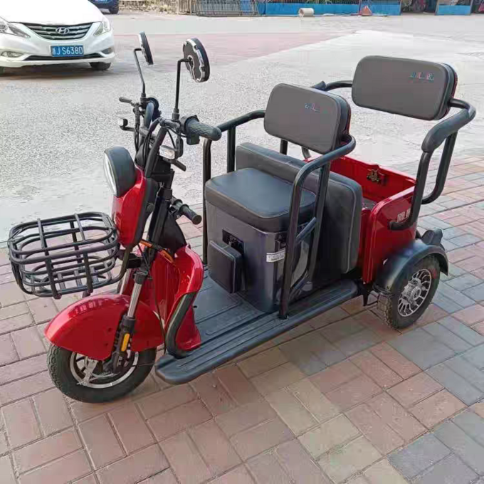 鳳凰老人代步車四輪電動(dòng)老年家用殘疾人助力車小型折疊電瓶車